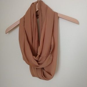 258. Vixsa Infinity Scarf